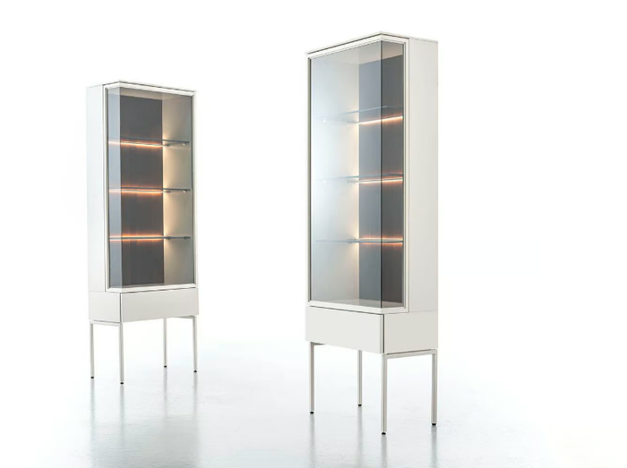 CUBO 180 - Display cabinet with integrated lighting _ Sudbrock Möbelhandwerk